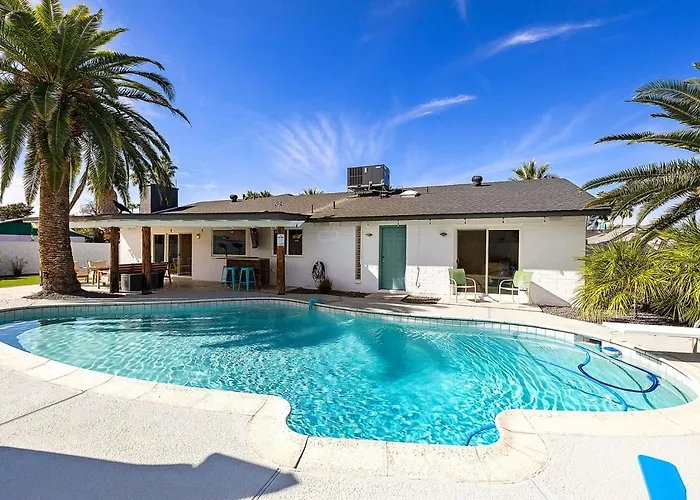 The Cactus Palace - Desert Retreat ,heated Pool Holiday home