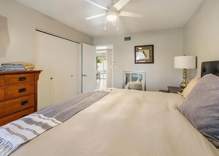 The Cactus Palace - Desert Retreat ,heated Pool Holiday home *