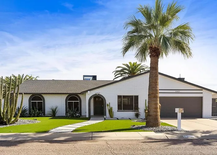 Holiday home The Cactus Palace - Desert Retreat ,heated Pool *