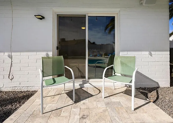 The Cactus Palace - Desert Retreat ,heated Pool